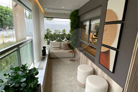 Apartamento à venda com 3 suítes em Campo Belo, São Paulo, SP