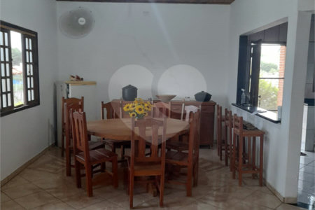 Chácara à venda com 3 quartos, sendo 1 suíte, no Centro, Porangaba, SP