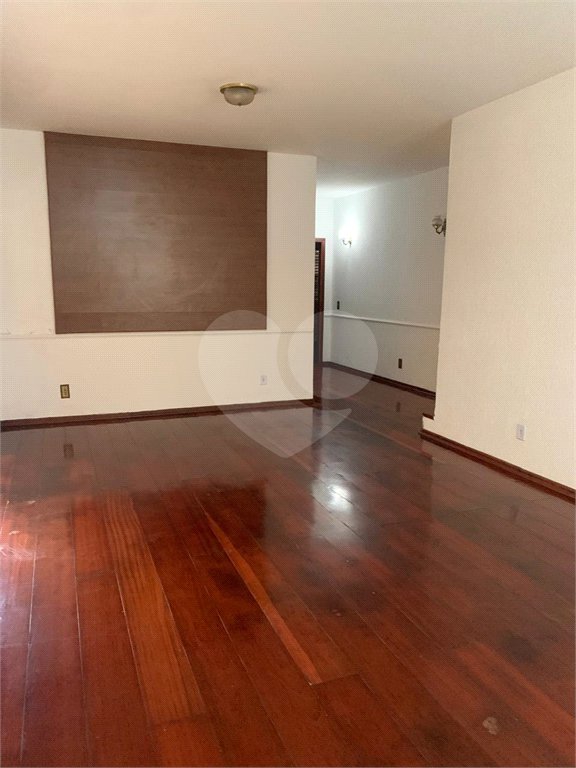 Sobrado à venda com 3 quartos, sendo 1 suíte, em Parque Residencial Rafael Alcalá, Porto Feliz, SP