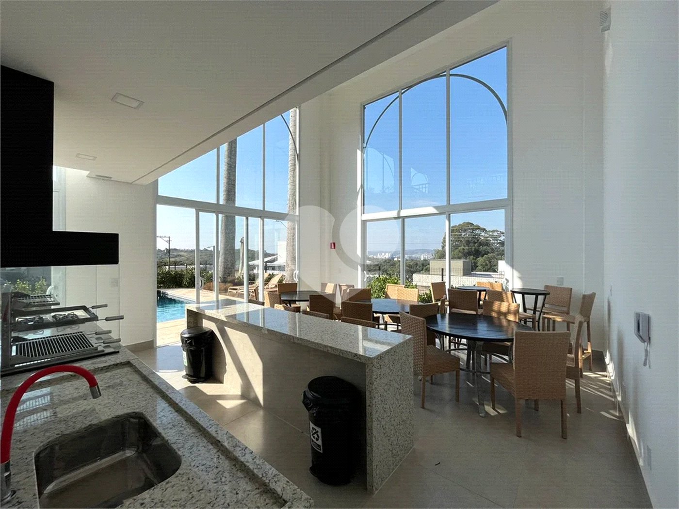 Casa à venda com 3 suítes no condomínio Quinta das Parreiras, Valinhos - SP