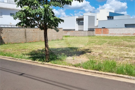 Terreno à venda em Residencial Village Damha III, Araraquara, SP