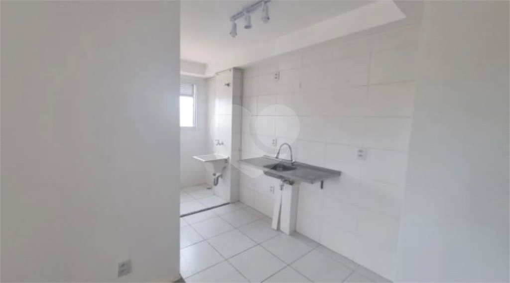 Apartamento à venda com 2 quartos em Vila Zat, São Paulo, SP