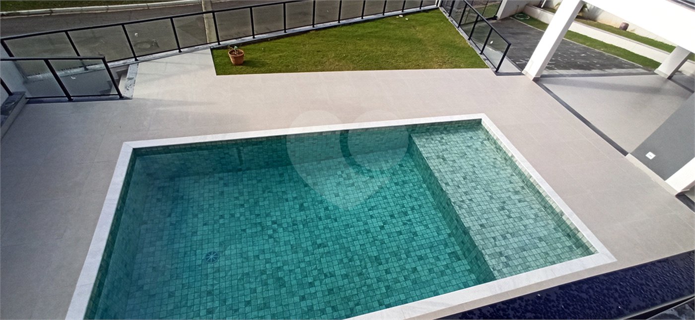 Casa à venda com 4 quartos, sendo 3 suítes, no condomínio Estância Marambaia, Vinhedo - SP
