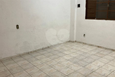 Casa Térrea à venda com 5 quartos, sendo 2 suítes, em Vila Trujillo, Sorocaba, SP
