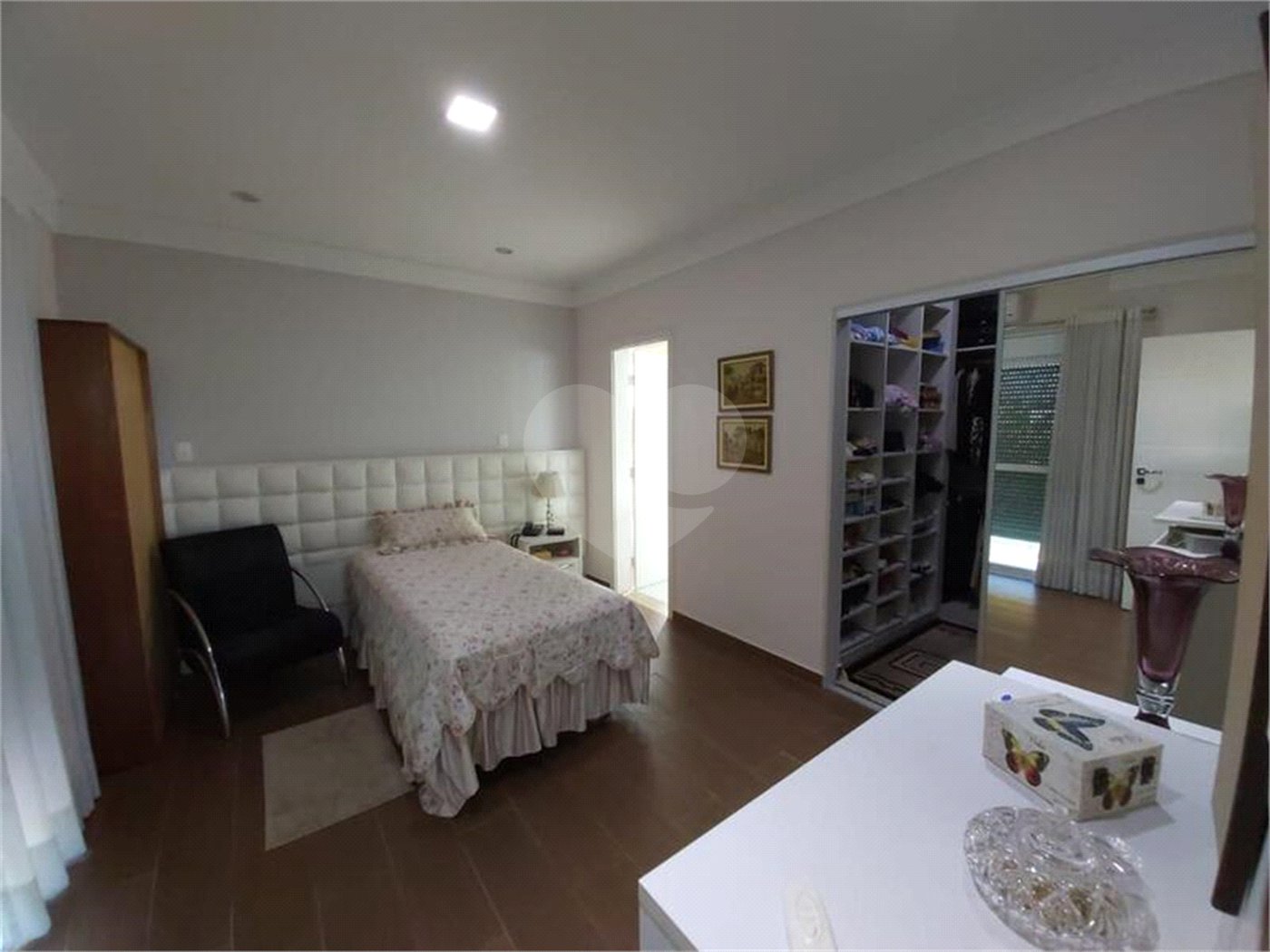 Casa à venda com 4 suítes no condomínio Aldeia da Serrinha, Sorocaba - SP