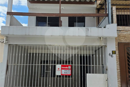 Sobrado à venda com 4 quartos, sendo 1 suíte,  em Rio Pequeno, São Paulo, SP