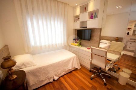 Apartamento à venda com 4 quartos, sendo 3 suítes, em Vila Romana, São Paulo, SP