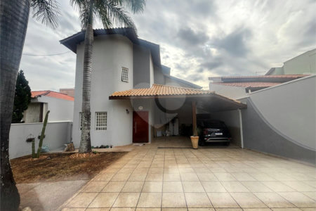 Casa à venda com 3 quartos, sendo 1 suíte, no condomínio Ibiti do Paço, Sorocaba - SP