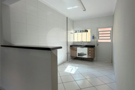 Casa à venda com 3 quartos, sendo 1 suíte, no condomínio Bela Vita, Atibaia - SP