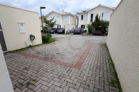 Casa à venda com 3 quartos, sendo 1 suíte, no condomínio Residencial Jardins, São Bernardo do Campo - SP
