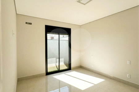 Casa à venda com 3 quartos, sendo 1 suíte, no condomínio Residencial Mont'alcino, Valinhos - SP