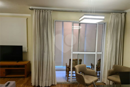 Apartamento à venda com 2 quartos, sendo 1 suíte, em Parque Reboucas, São Paulo, SP