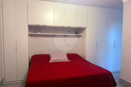 Sobrado à venda com 4 quartos, sendo 2 suítes, em Vila Santo Antônio, Cotia, SP