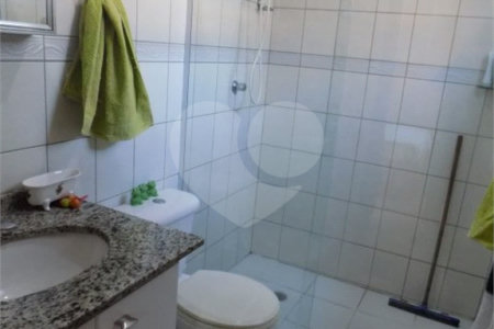 Casa à venda com 3 quartos, sendo 1 suíte, no condomínio Morada dos Pinheiros, São Paulo - SP