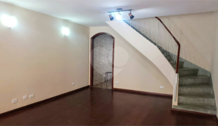 Sobrado à venda com 3 quartos, sendo 1 suíte,  em Brooklin, São Paulo, SP