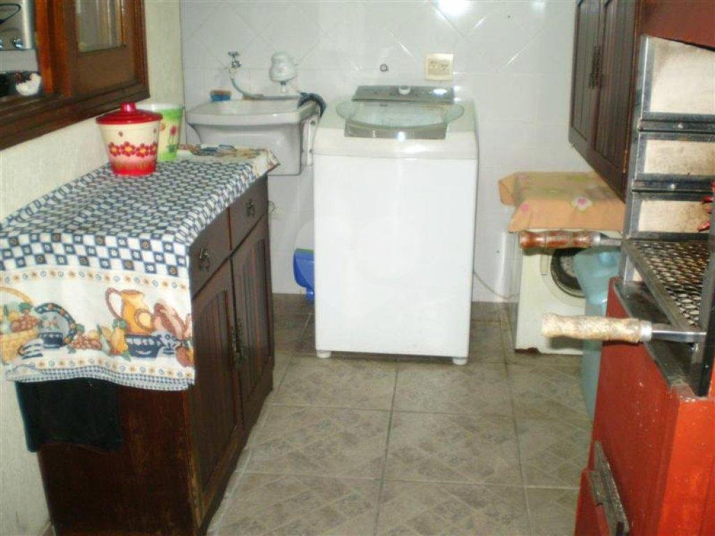 Casa à venda com 3 quartos, sendo 1 suíte, no condomínio Barbará II, São Paulo - SP