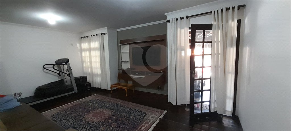 Sobrado à venda com 3 quartos, sendo 1 suíte,  em Vila Lavínia, Mogi das Cruzes, SP