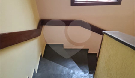 Casa à venda com 4 quartos, sendo 1 suíte,  no condomínio Conjunto Residencial Green Village I, Mogi das Cruzes - SP