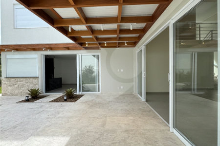 Casa à venda com 4 suítes no condomínio Villa dos Pinheiros, Indaiatuba - SP