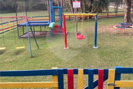 Casa à venda com 3 suítes no condomínio Lagoinha, Jacareí - SP