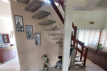 Casa à venda com 4 quartos, sendo 2 suítes, no condomínio Vivendas do Lago, Sorocaba - SP