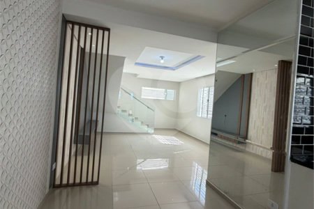 Sobrado à venda com 3 quartos, sendo 1 suíte,  em Jardim Maristela, Atibaia, SP