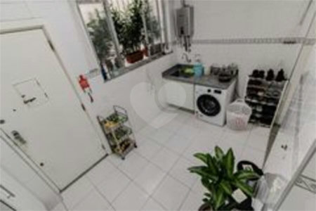 Apartamento à venda com 5 quartos, sendo 1 suíte,  em Copacabana, Rio de Janeiro, RJ