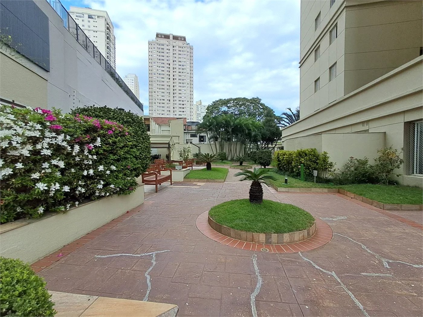 Apartamento à venda com 3 quartos, sendo 1 suíte,  em Vila Romana, São Paulo, SP