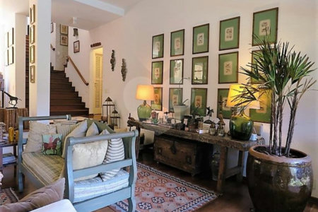 Casa à venda com 4 quartos, sendo 2 suítes, em Jardim Morumbi, São Paulo, SP