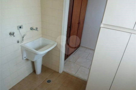 Apartamento à venda com 3 quartos, sendo 1 suíte, em Vila Indiana, São Paulo, SP