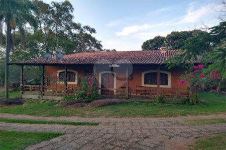 Sítio à venda com 4 quartos, sendo 2 suítes,  em Pimenta, Indaiatuba, SP