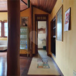 Casa à venda com 3 quartos, sendo 1 suíte, no Centro, São Roque, SP