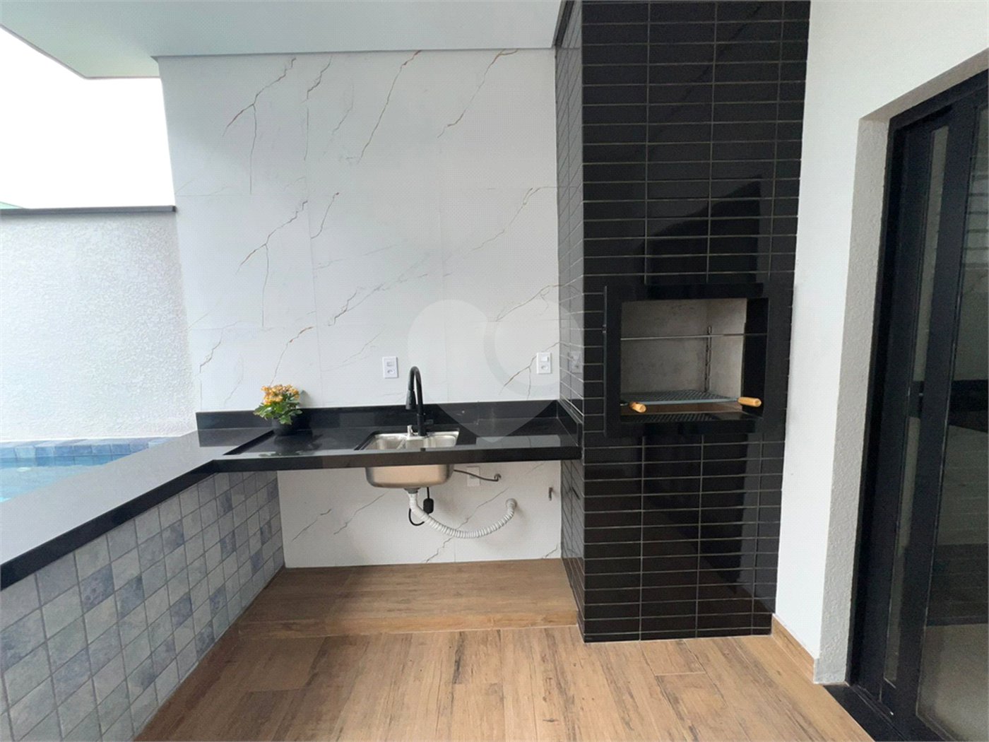 Casa à venda com 3 quartos, sendo 1 suíte, no condomínio Horto Florestal Villagio, Sorocaba - SP