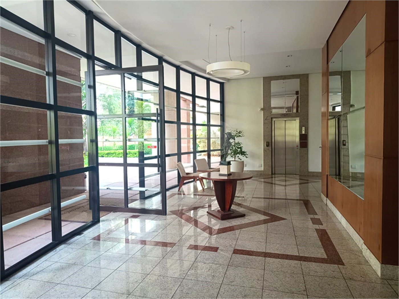 Apartamento à venda com 3 suítes em Vila Suzana, São Paulo, SP