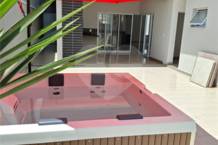 Casa à venda com 3 quartos, sendo 1 suíte, no condomínio Costa das Areias, Salto - SP