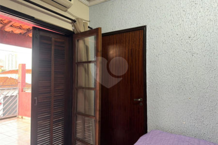 Sobrado a venda na Mooca, com 120m2, 2 dormitórios e 2 vagas - Estuda permuta.