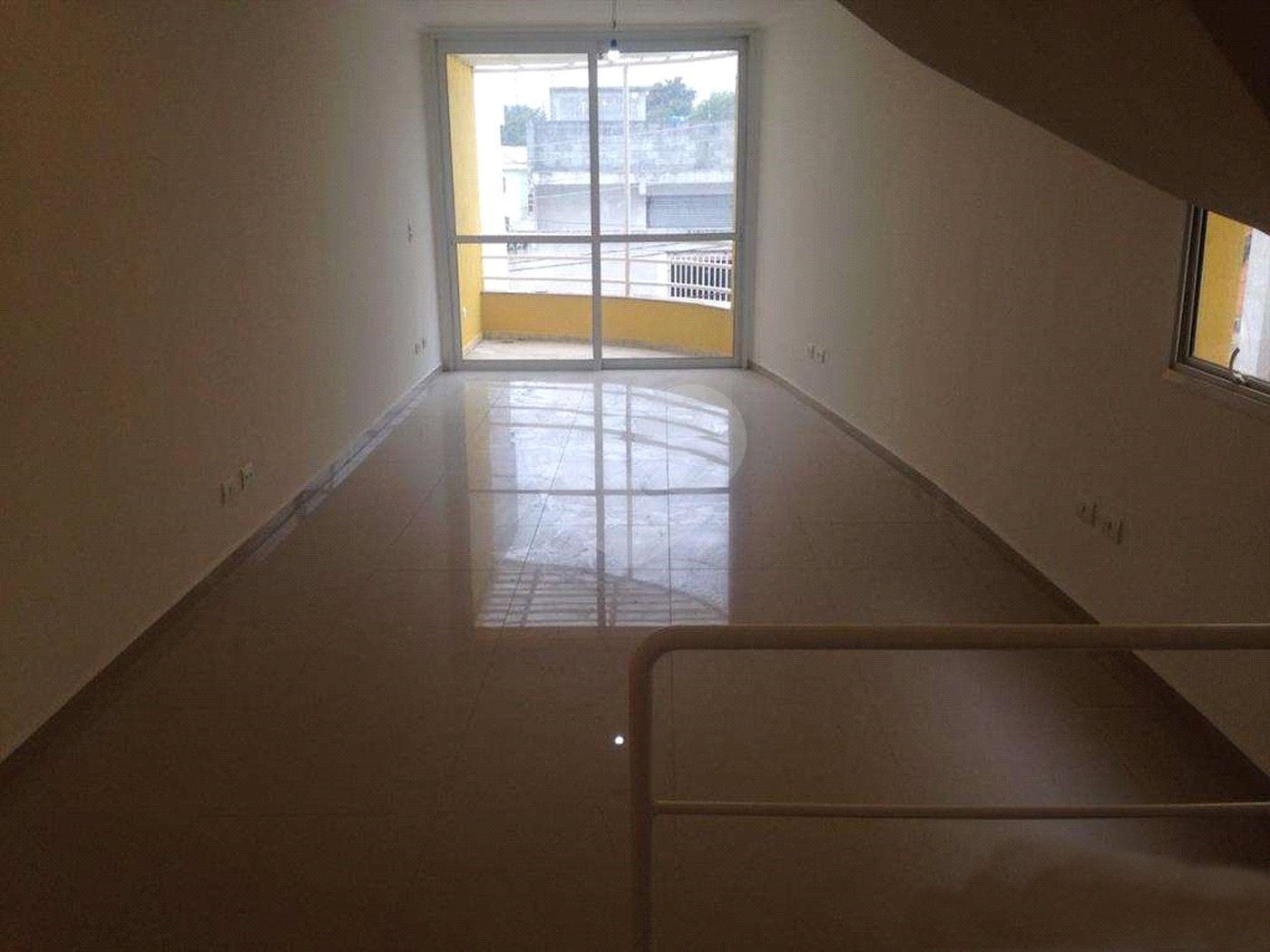 Casa à venda com 3 quartos, sendo 1 suíte, no condomínio Residencial Vegas, São Paulo - SP