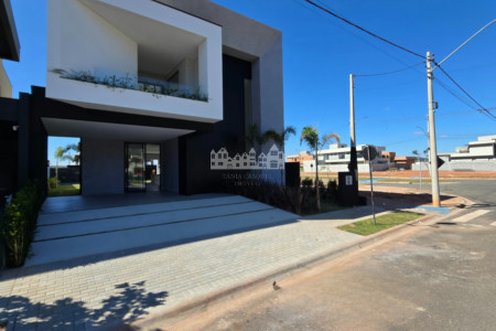 Casa à venda com 3 suítes no condomínio Vista da Serra, Atibaia - SP