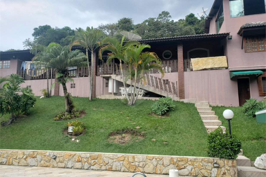 Casa à venda com 3 suítes no condomínio Alpes da Cantareira, Mairiporã - SP