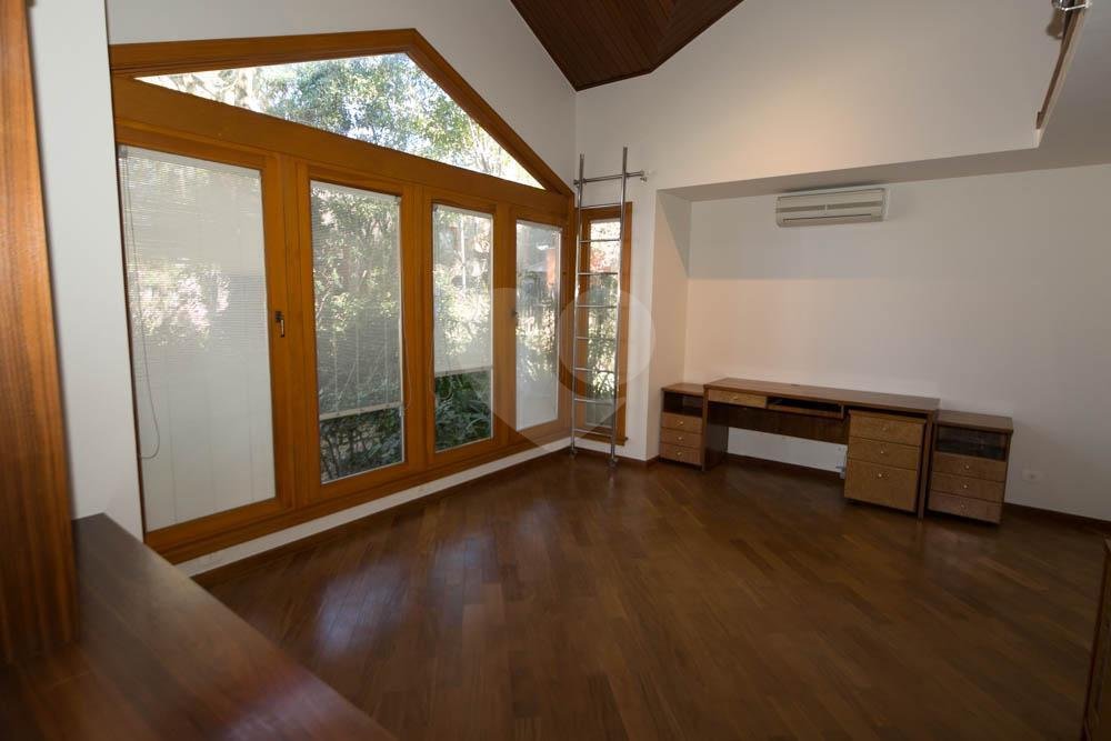 Casa à venda com 4 suítes no condomínio Jardim das Azaléias, São Paulo - SP