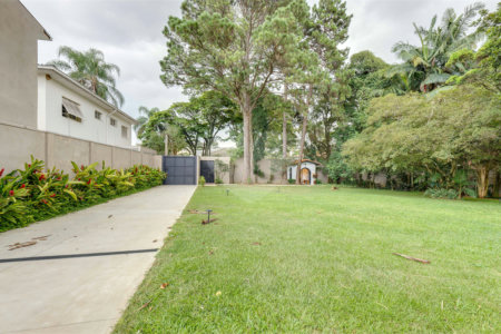 Casa Térrea à venda ou para alugar com 4 suítes em Alto da Boa Vista, São Paulo, SP