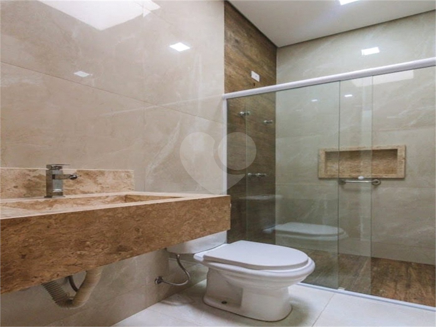 Casa à venda com 3 quartos, sendo 1 suíte,  no condomínio Vila Ytu, Indaiatuba - SP