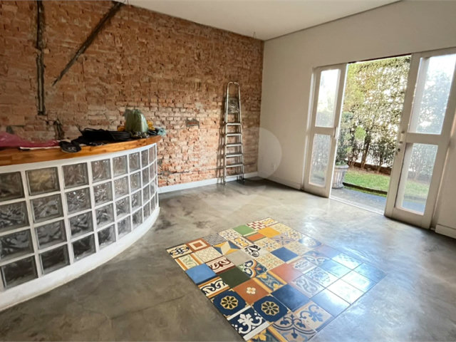 Sobrado à venda com 6 quartos, sendo 1 suíte,  em Vila Mariana, São Paulo, SP
