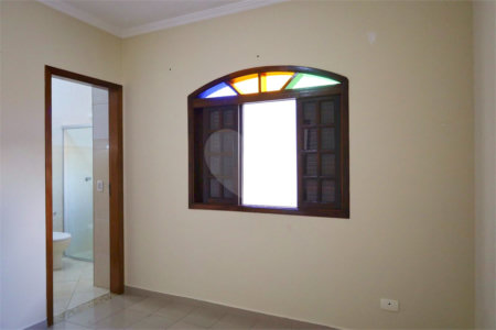 Sobrado à venda com 3 suítes em Vila Marari, São Paulo, SP