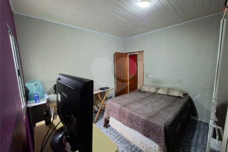Casa à venda com 4 quartos, sendo 1 suíte,  em Vila Santa Maria, Guarulhos, SP