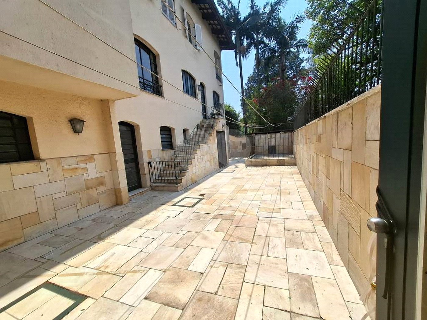 Casa à venda com 5 quartos, sendo 3 suítes,  em Alto da Boa Vista, São Paulo, SP