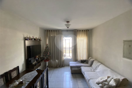 Sobrado à venda com 4 quartos, sendo 1 suíte, em Vila Macedópolis, São Paulo, SP