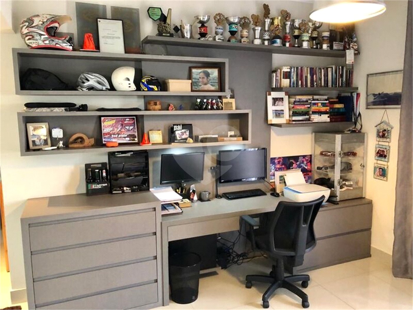 Casa à venda com 4 quartos, sendo 3 suítes, no condomínio Residencial Terra Nobre, Indaiatuba - SP