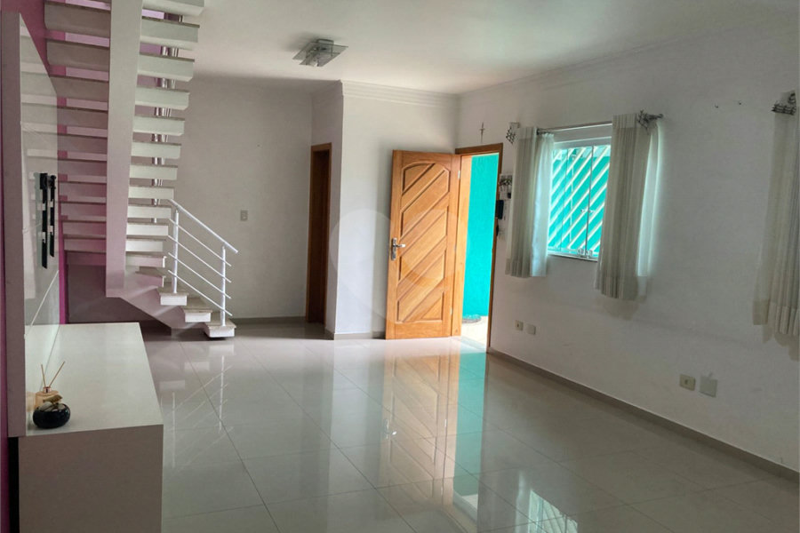 Sobrado à venda com 3 quartos, sendo 1 suíte, em Vila Constança, São Paulo, SP