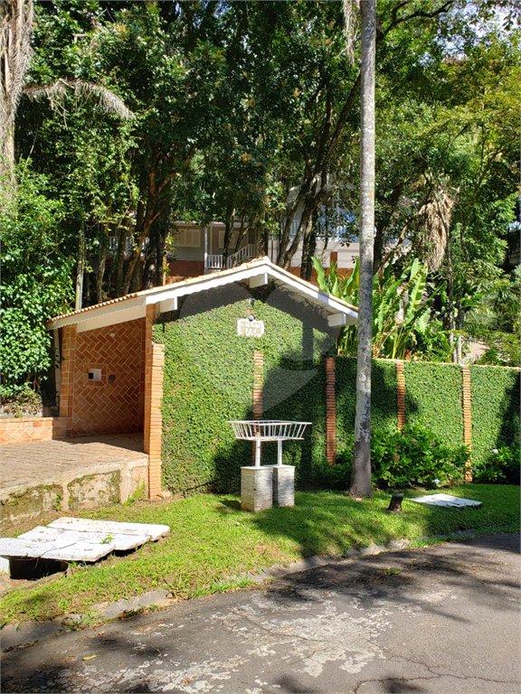 Casa à venda com 2 quartos, sendo 1 suíte, em Cumbari, Mairiporã, SP